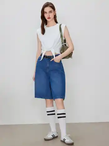 Solid Round Neckline Twist Short Sleeve Crop Top