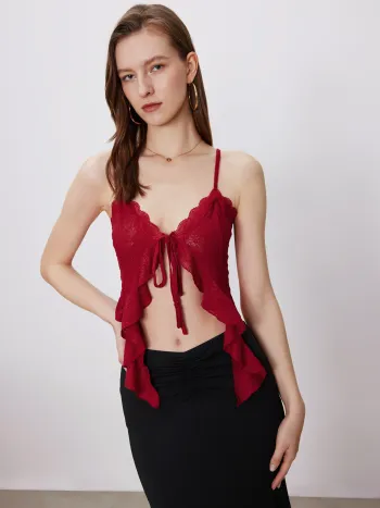 Strick-Crop-Top mit Spitze, Rüschensaum und Knoten