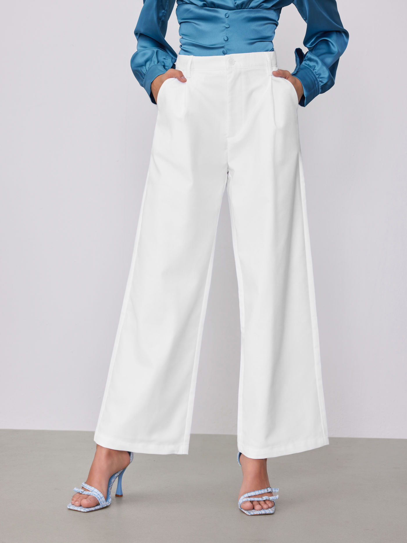 Pantaloni solidi a gamba dritta