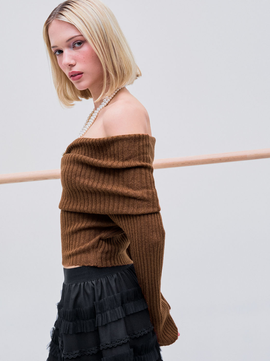 Off-shoulder Knitted Ruched Bell Sleeve Top
