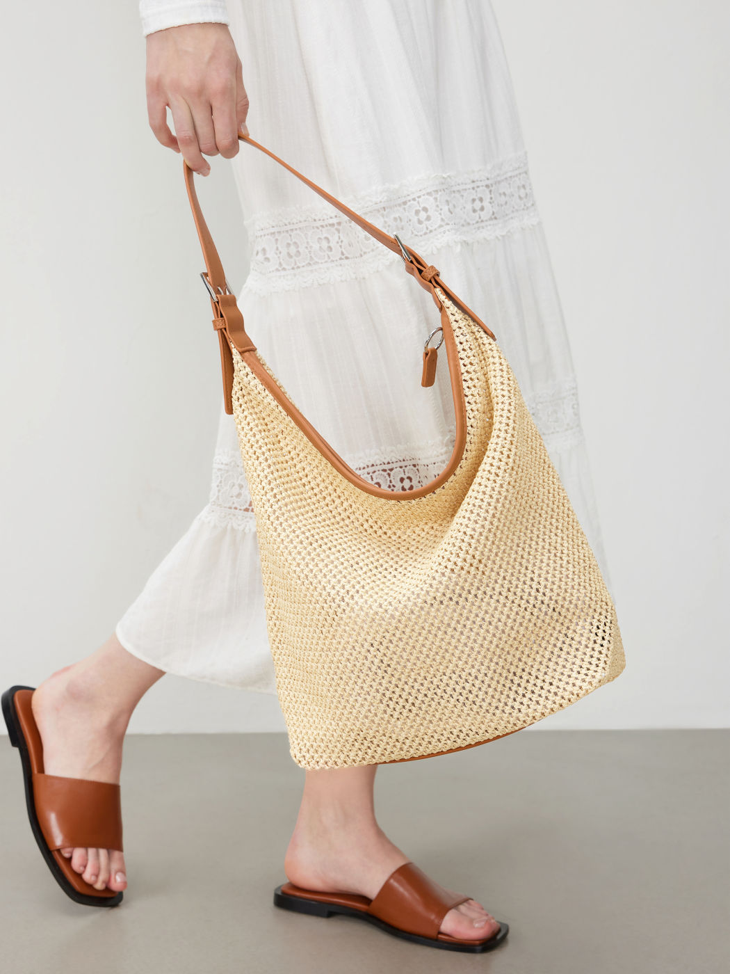 STRAW BUCKLE DECOR TOTE BAG