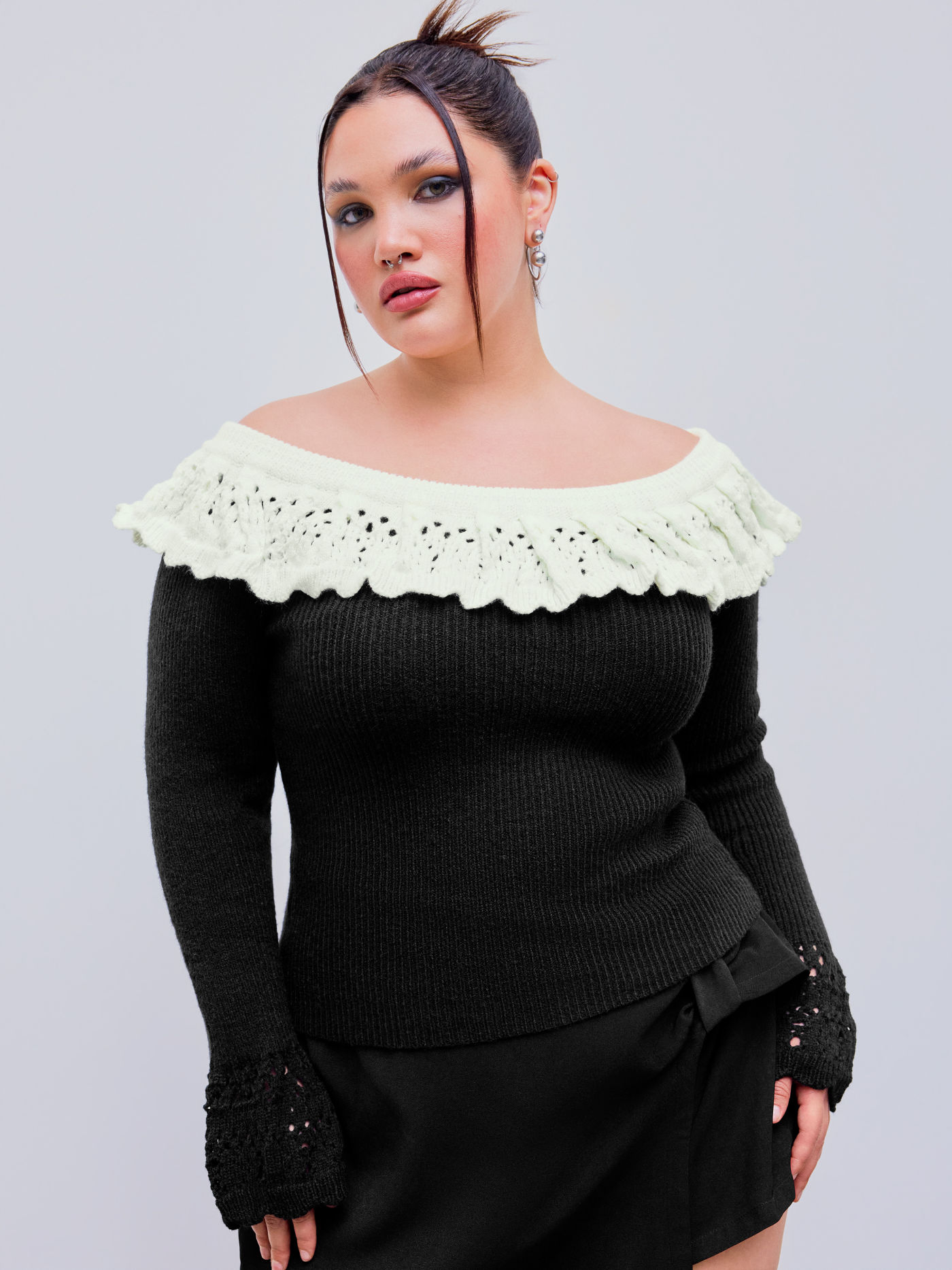  Top a maniche lunghe in pizzo a contrasto Curve & Plus