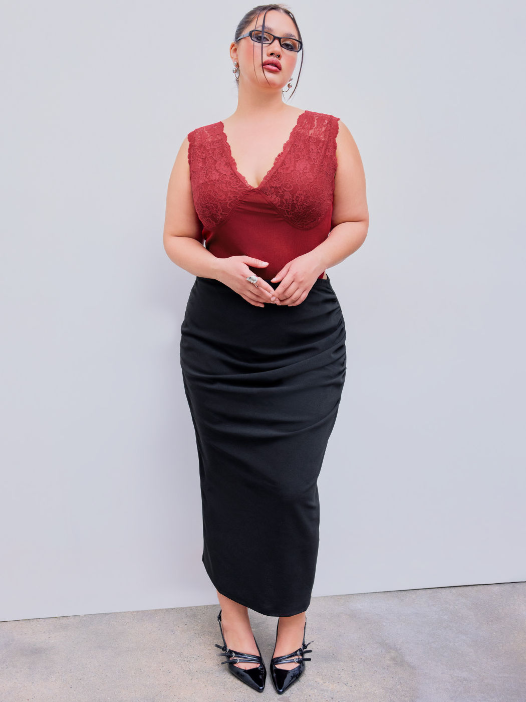 Lace V-neck Solid Bodysuit Curve & Plus