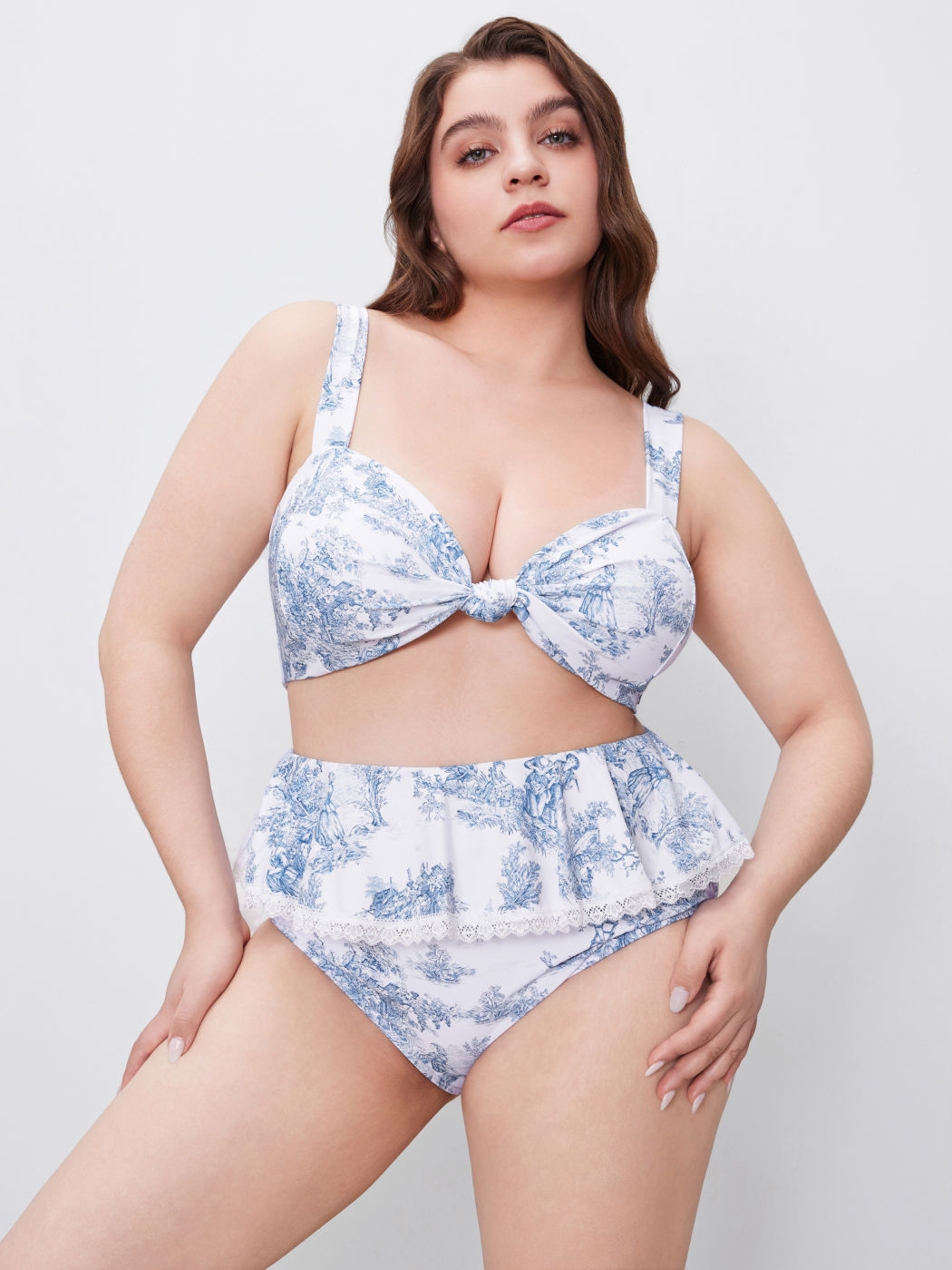 Costume da bagno modellante Toile De Jouy con bordo in pizzo per bikini sfacciato Curve & Plus