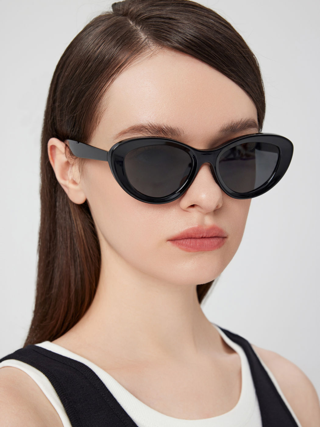 Angled Oval Fashion Glasses