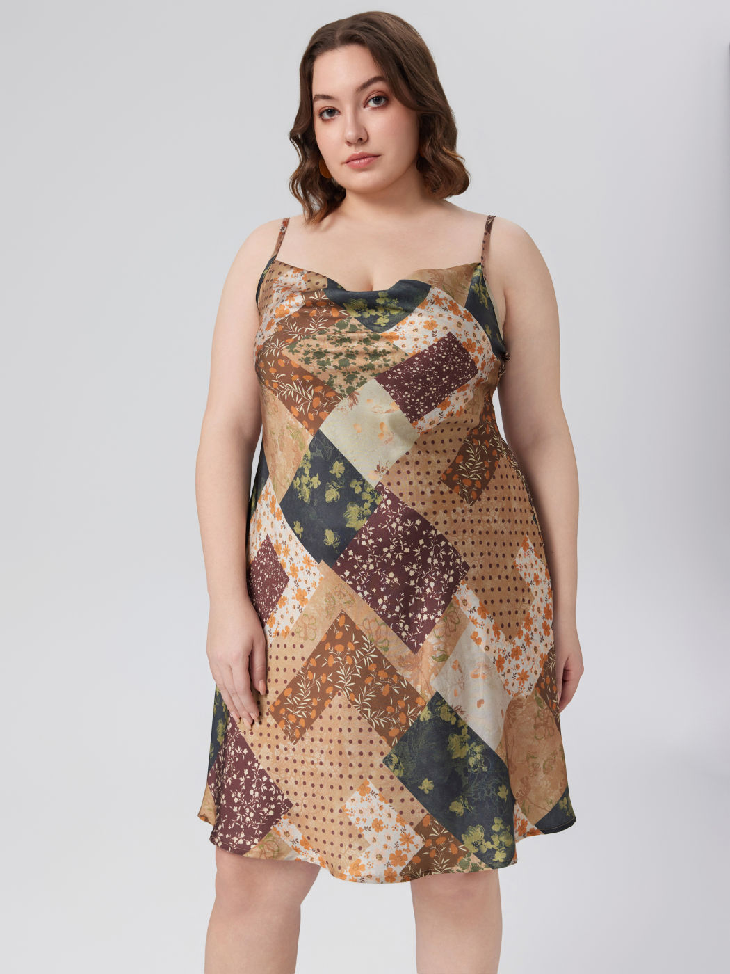 Raso floreale Colorblock Patchy Mini Dress Curve & Plus