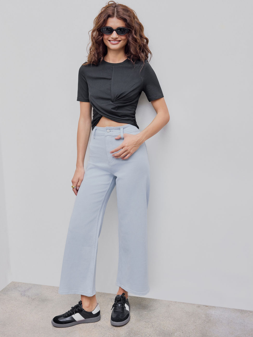 Round Neck Twist Solid Short Sleeve Tee