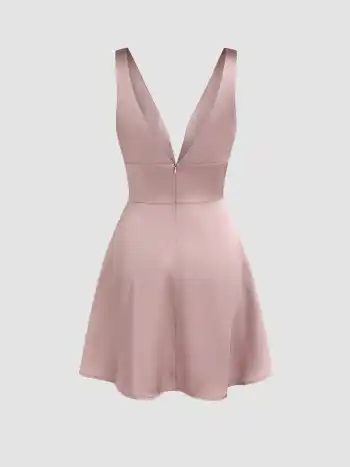 Robe Mini Satinée à Col V Solide à Volants avec Fermeture Éclair