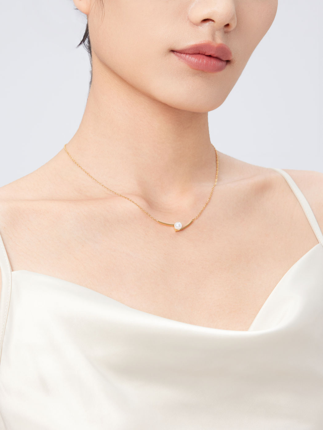Pearl Decor Pendant Necklace