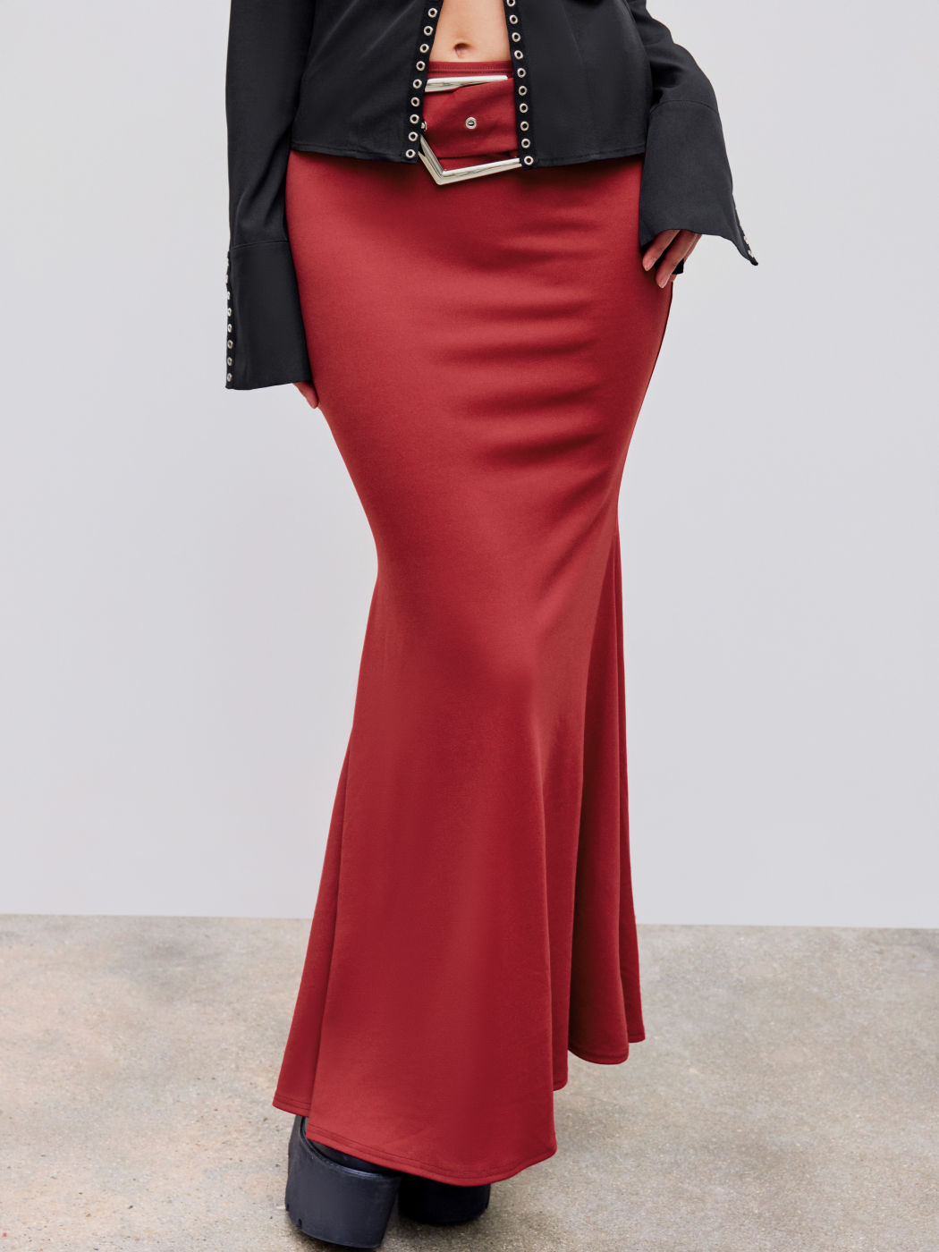 Mid Rise Solid Mermaid Maxi Skirt