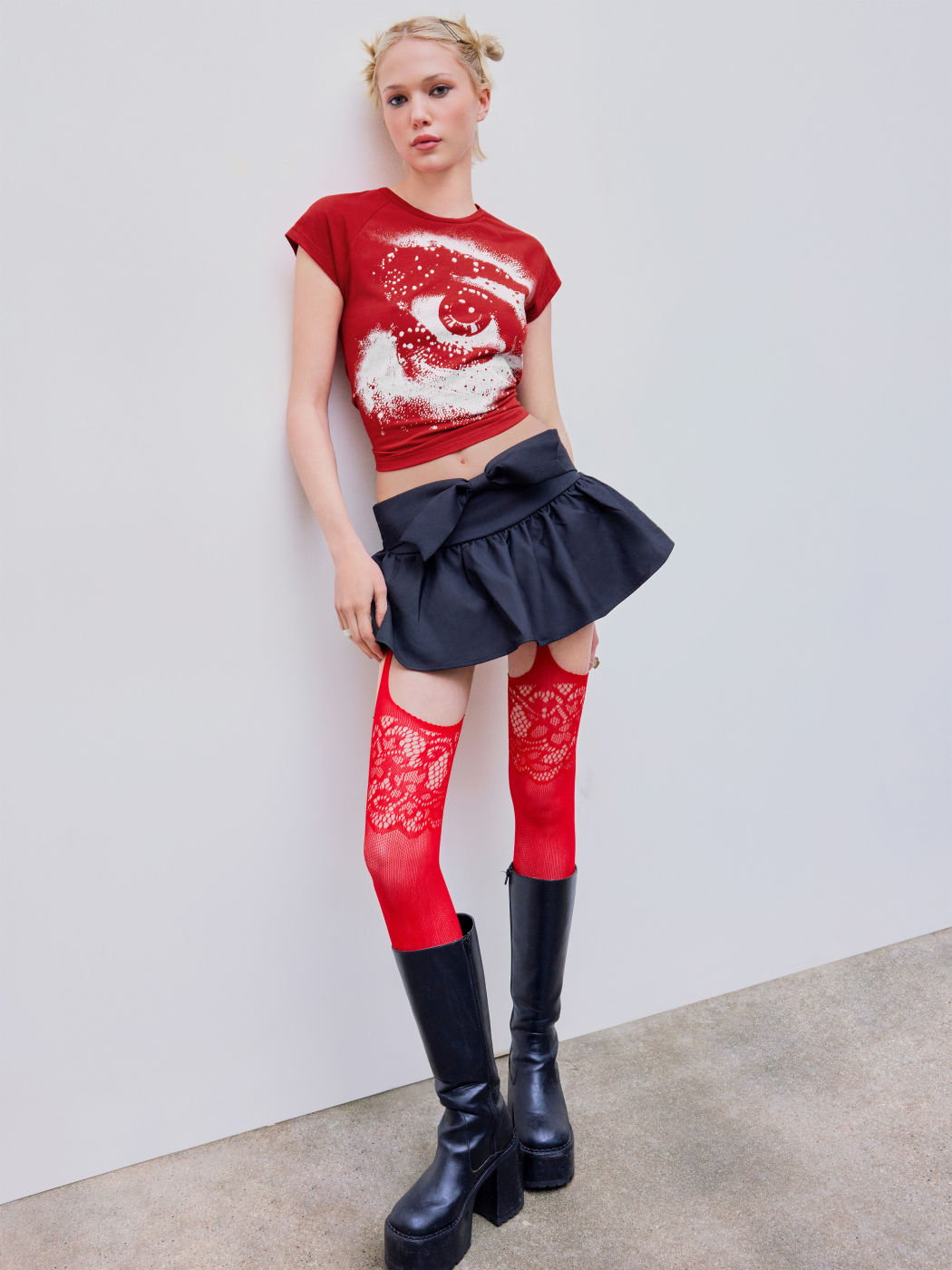Round Neckline Eye Graphic Short Sleeve Tee