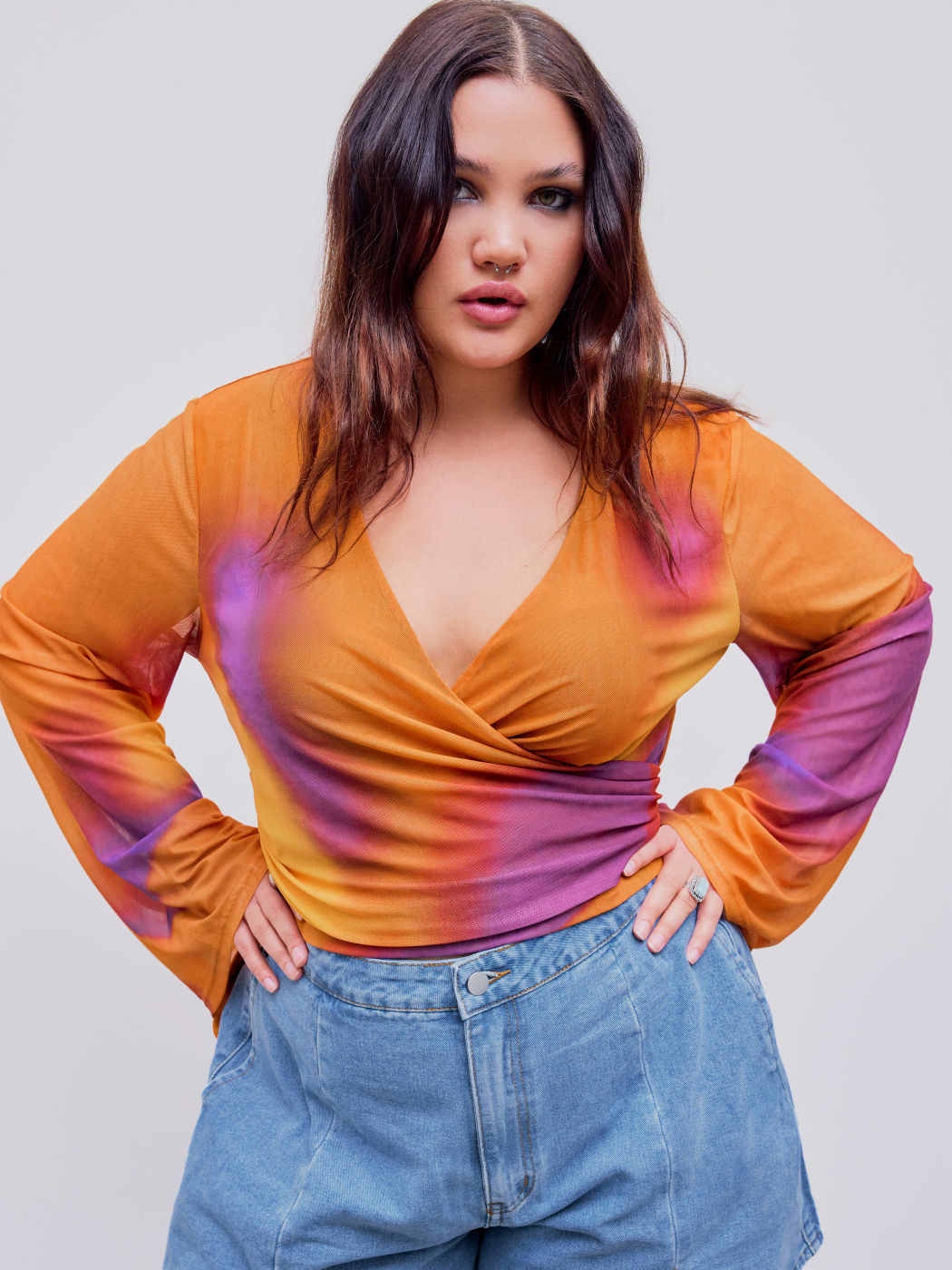Mesh V-neck Abstract Tie Back Long Sleeve Blouse Curve & Plus