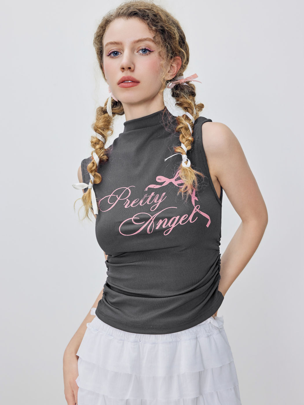 Hoher Kragen Engel & Schleife Grafik Rüschen Tanktop