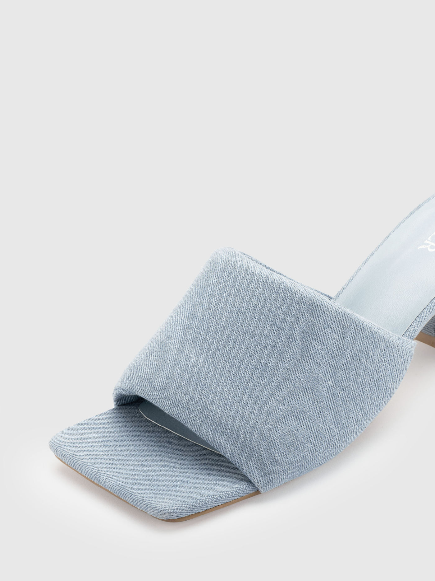 Sandales en denim à talons épais et orteils libres