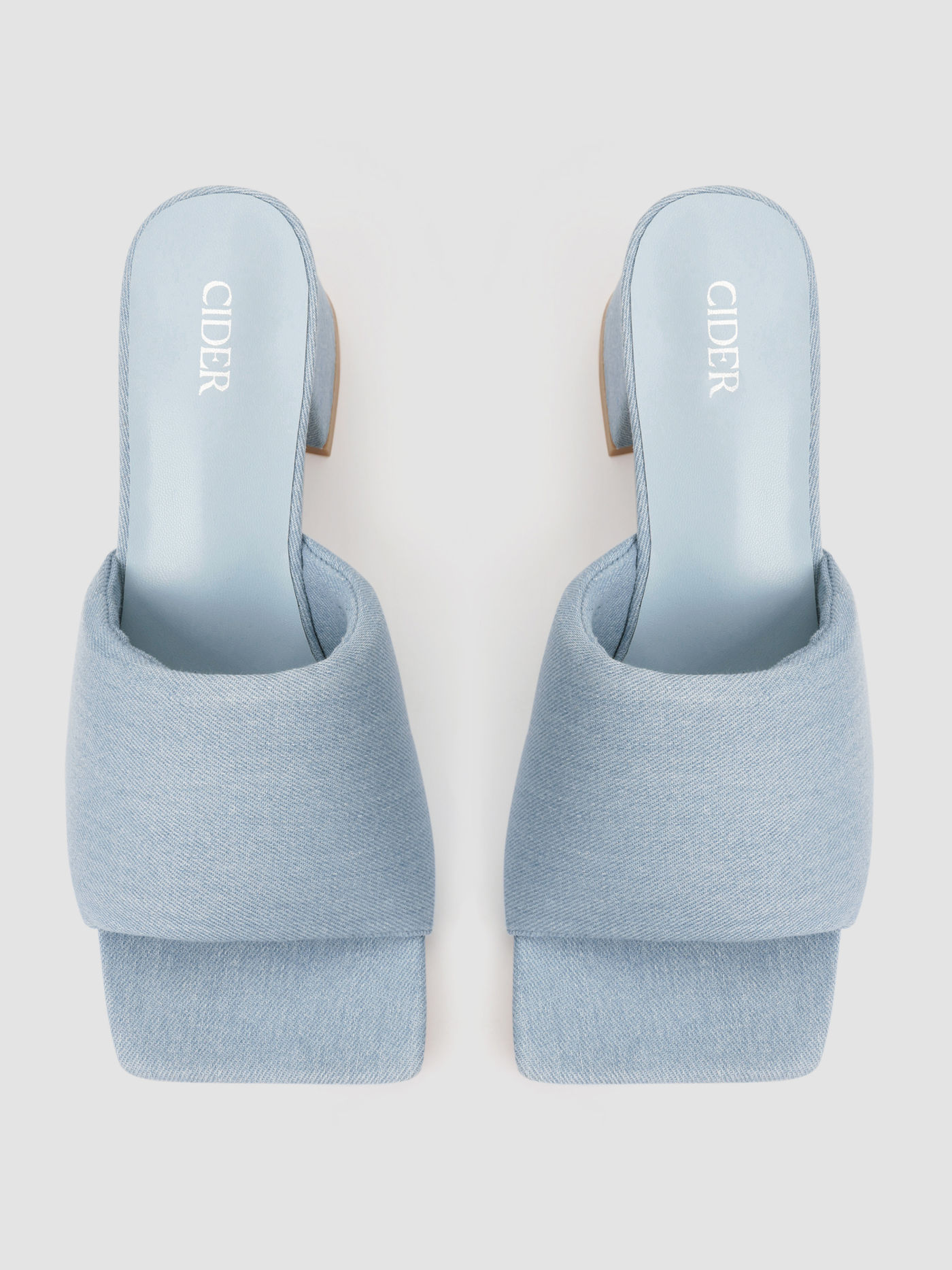Sandales en denim à talons épais et orteils libres