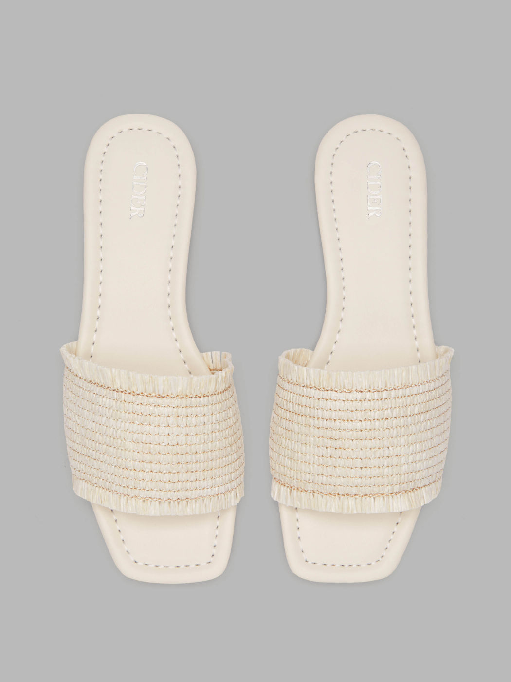 SOLID STRAW SLIPPERS