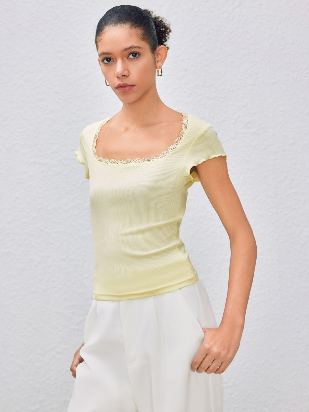 Lace Scoop Neck Short Sleeve Top