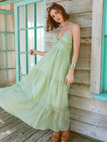 Ausgeschnittenes Maxikleid mit Rüschenabschluss und mehrlagigem Tüll