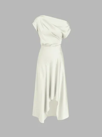 Robe longue asymétrique à col bateau et volants