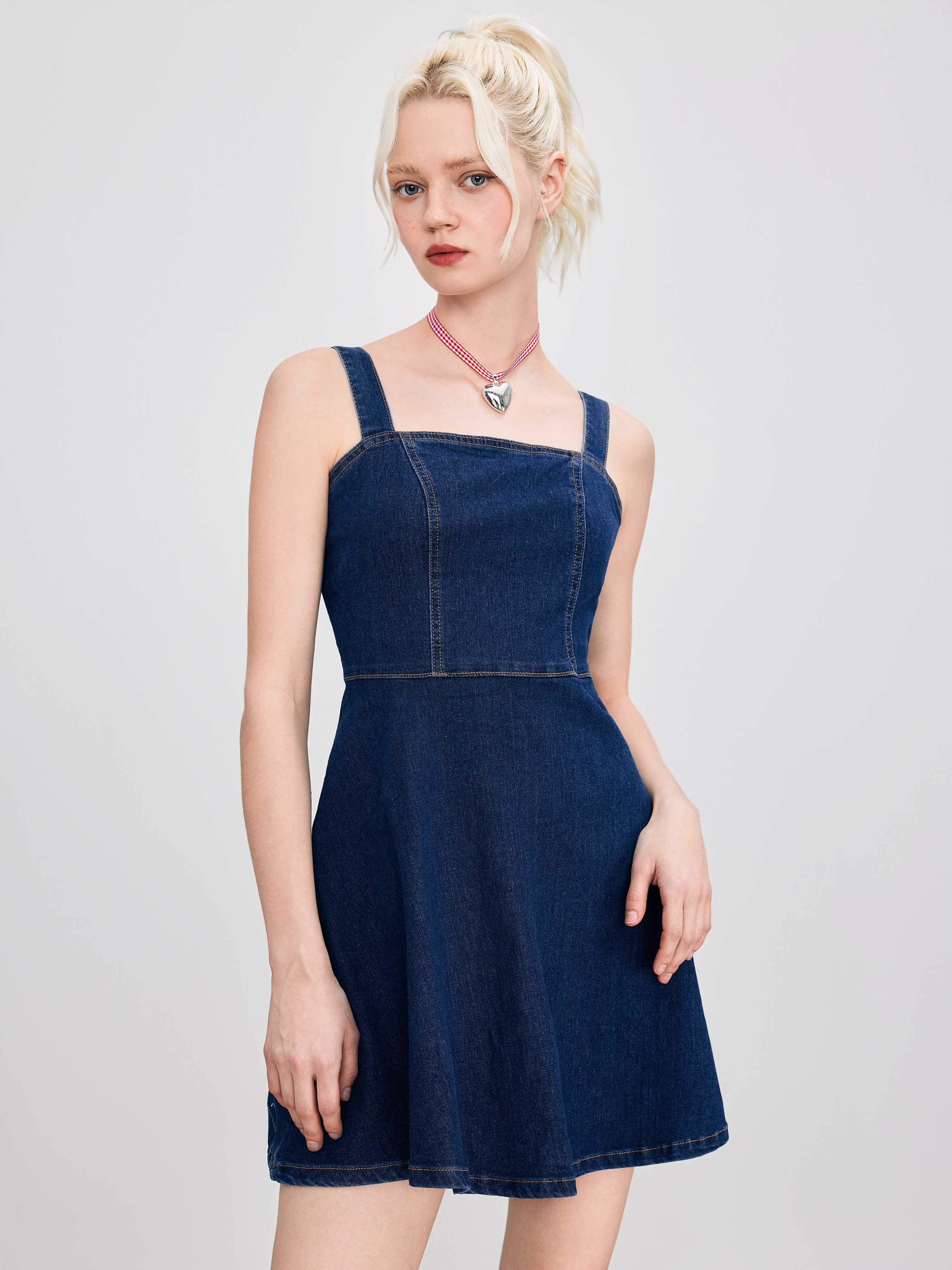 【送料&関税込】Dsquared2 Distressed Mini Denim Dress 19671960_44055149_1000.jpg