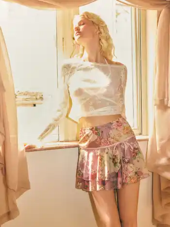 Mesh Niederliegender Blumen-Bowschleife Rüschensaum Mini-Skirt