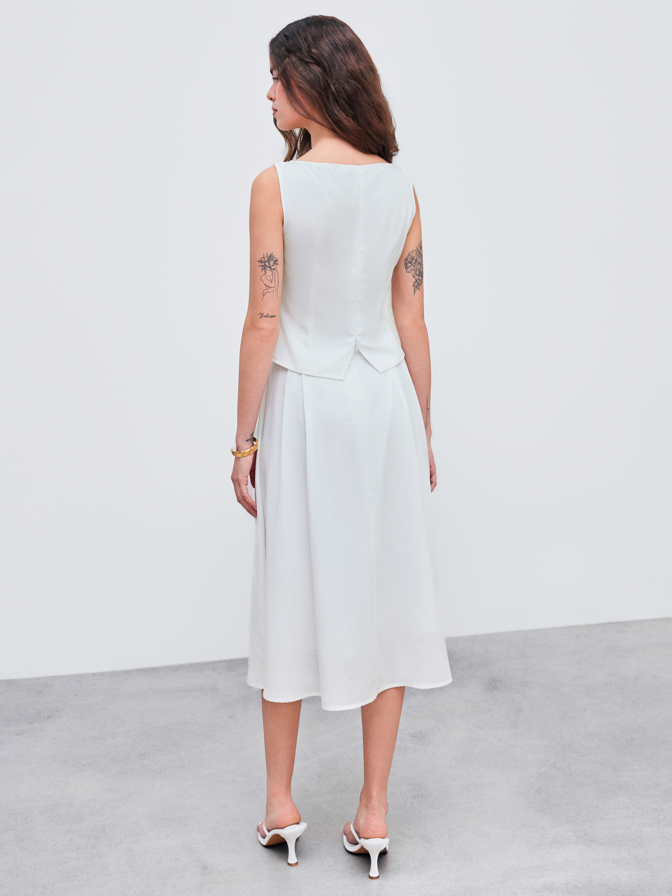 Woven Boat Neck Solid Tank Top & Mid Rise Midi Skirt