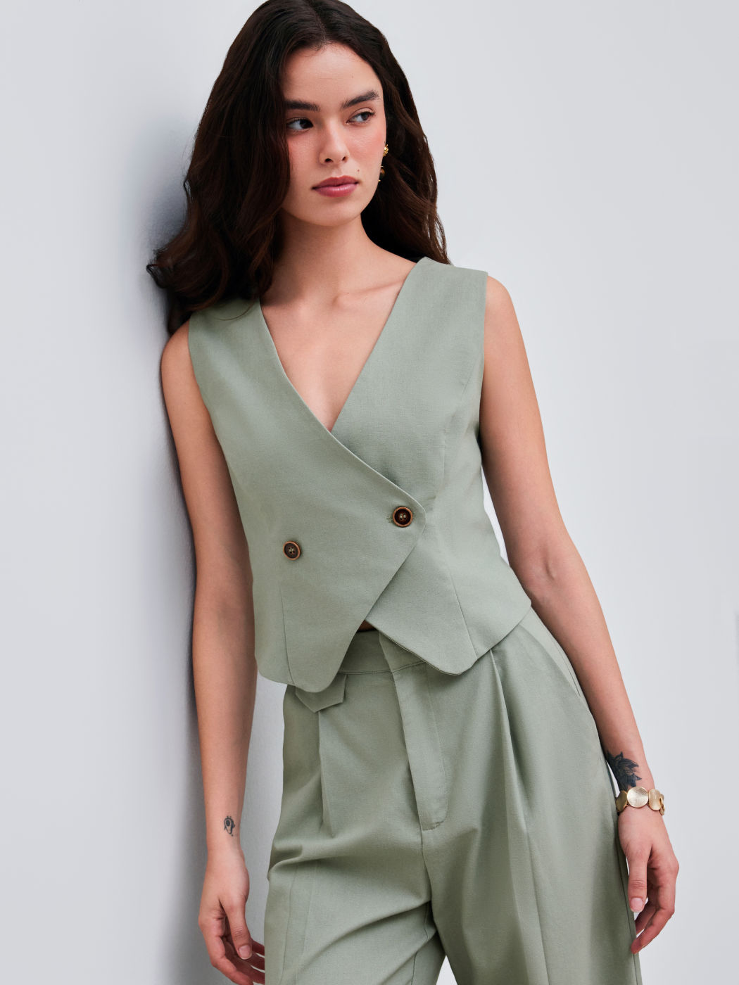 Linen-blend V-neck Solid Button Vest