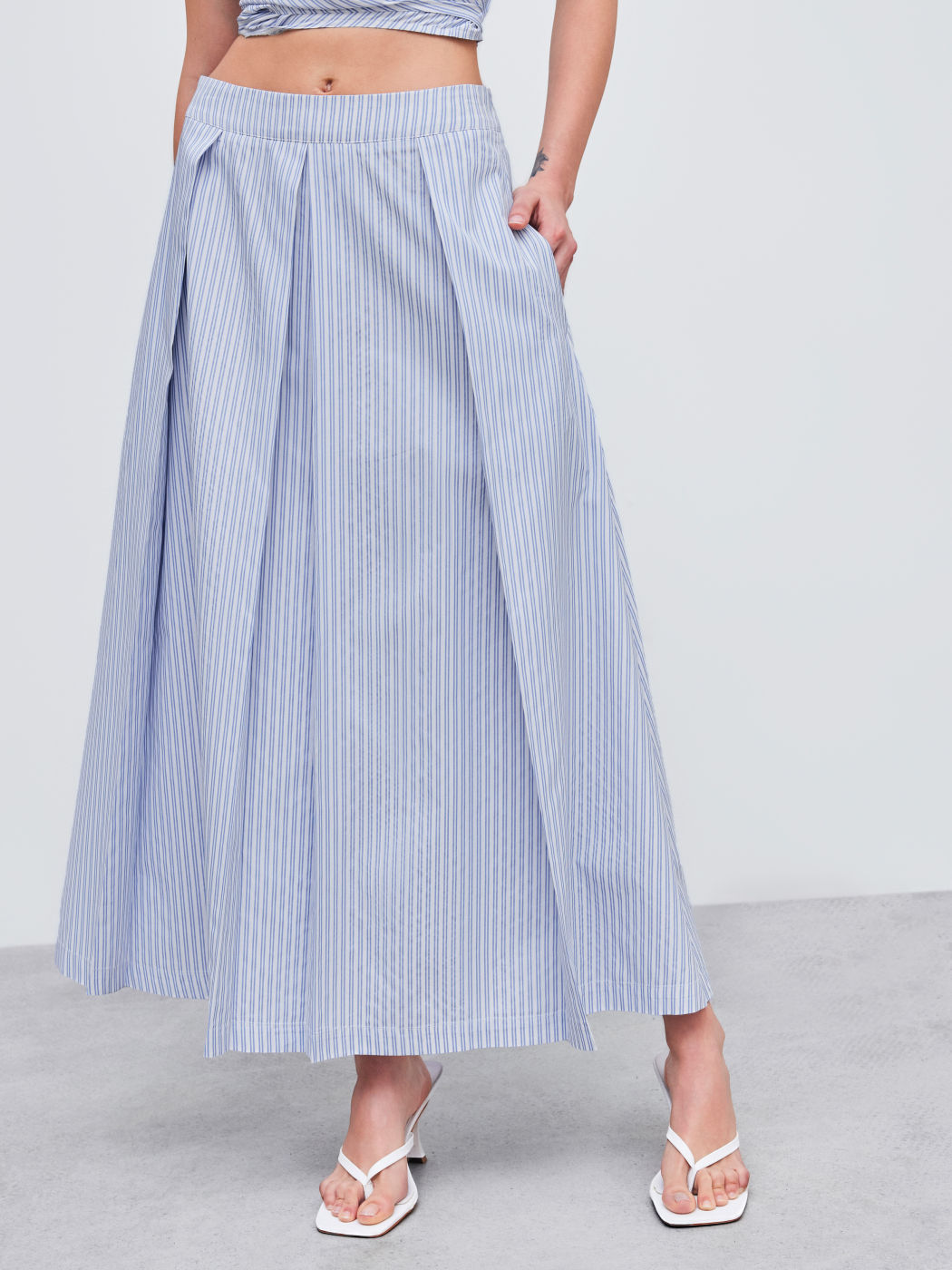 Woven Mid Rise Striped Pleated Maxi Skirt