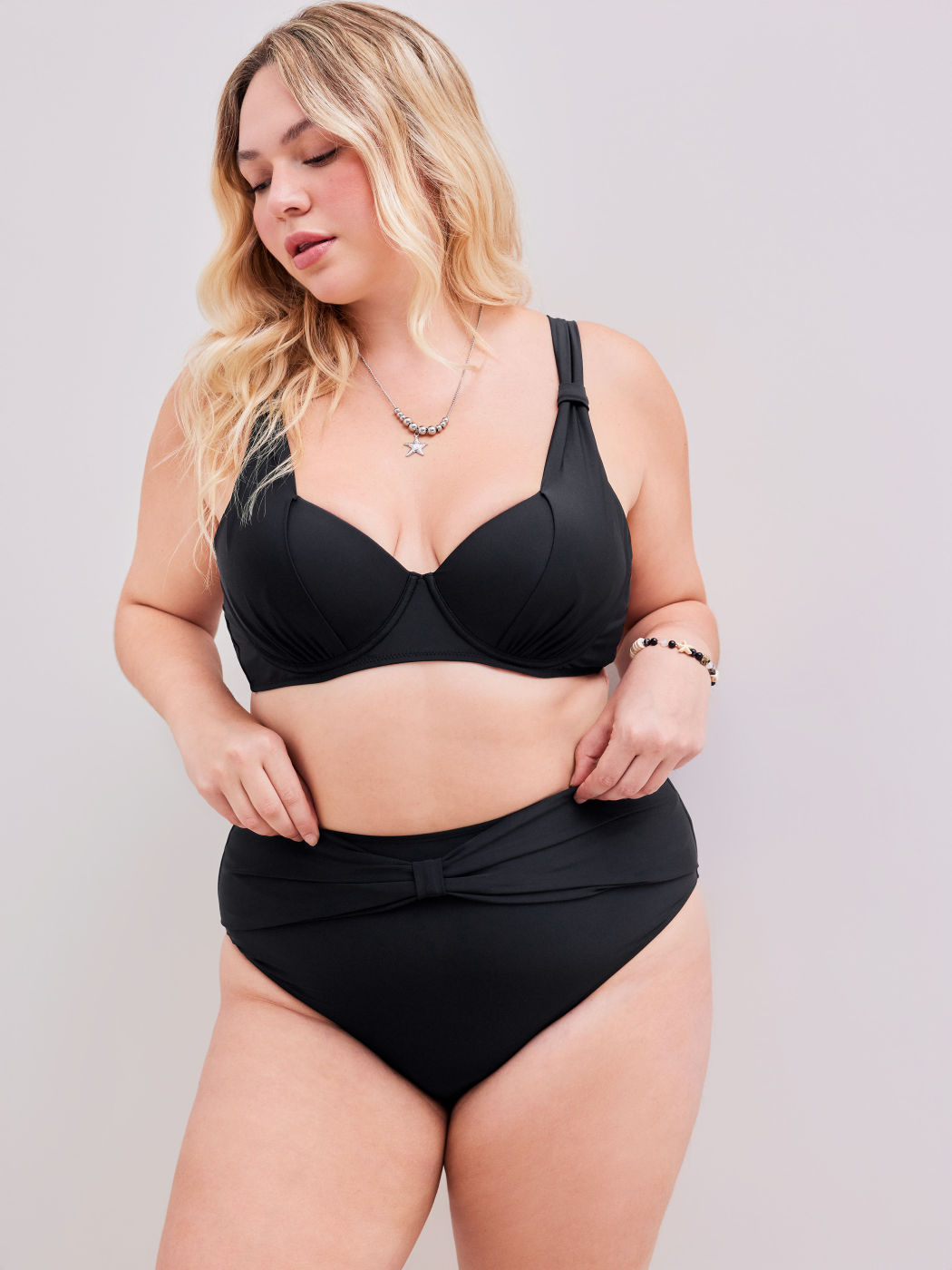 Costume da bagno bikini sfacciato con scollo a V e braccialetto per il controllo del ventre Curve & Plus