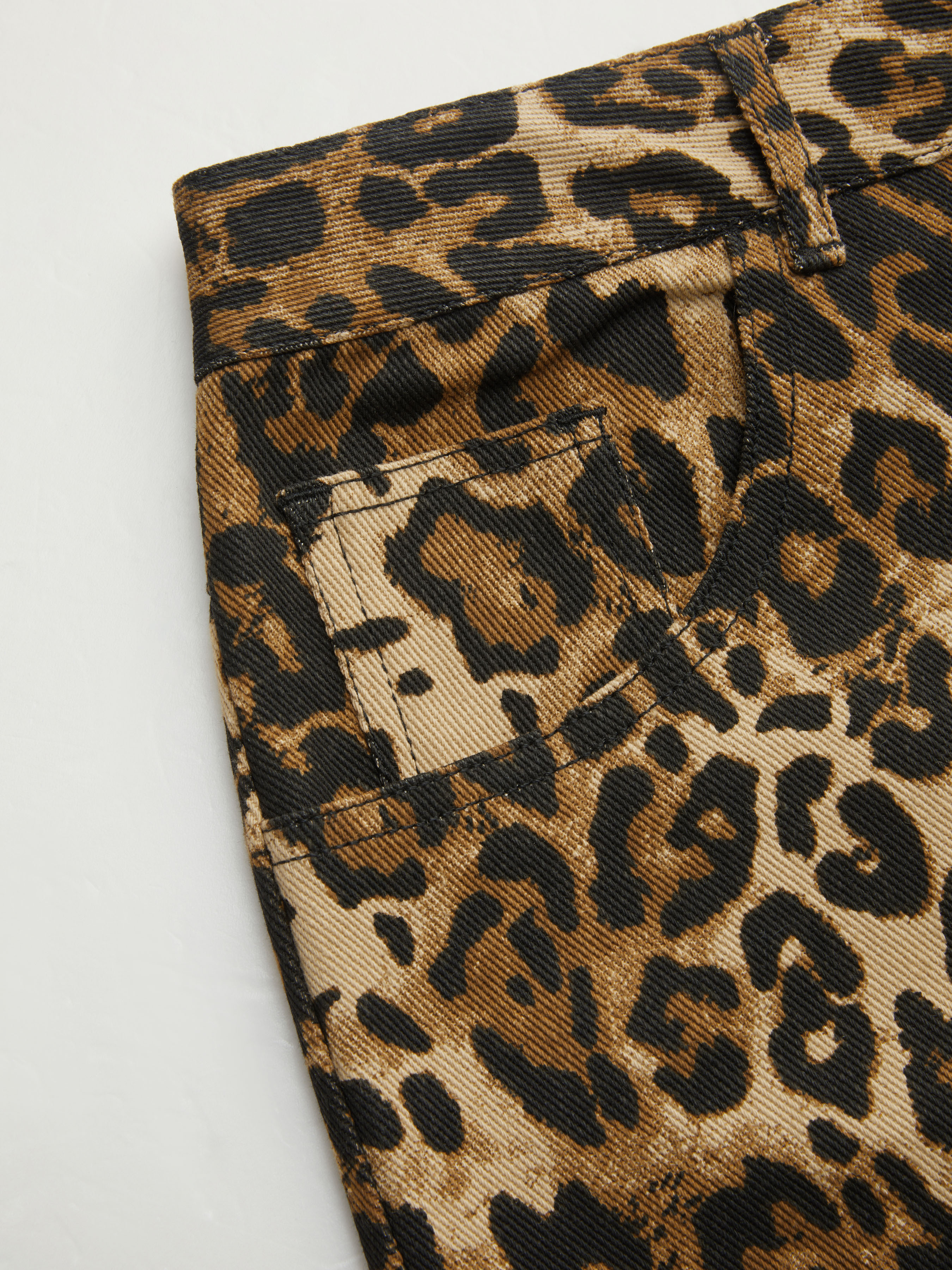 Woven Woven Mid Rise Pocket Leopard Shorts Curve & Plus For Date