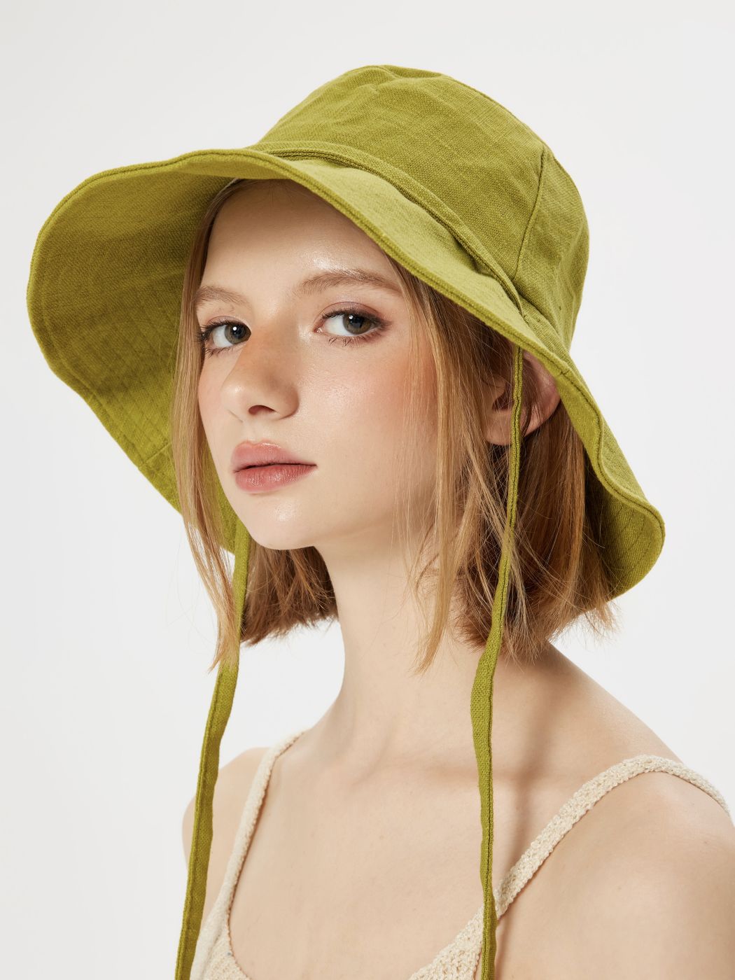 BUCKET HAT  WITH STRAP