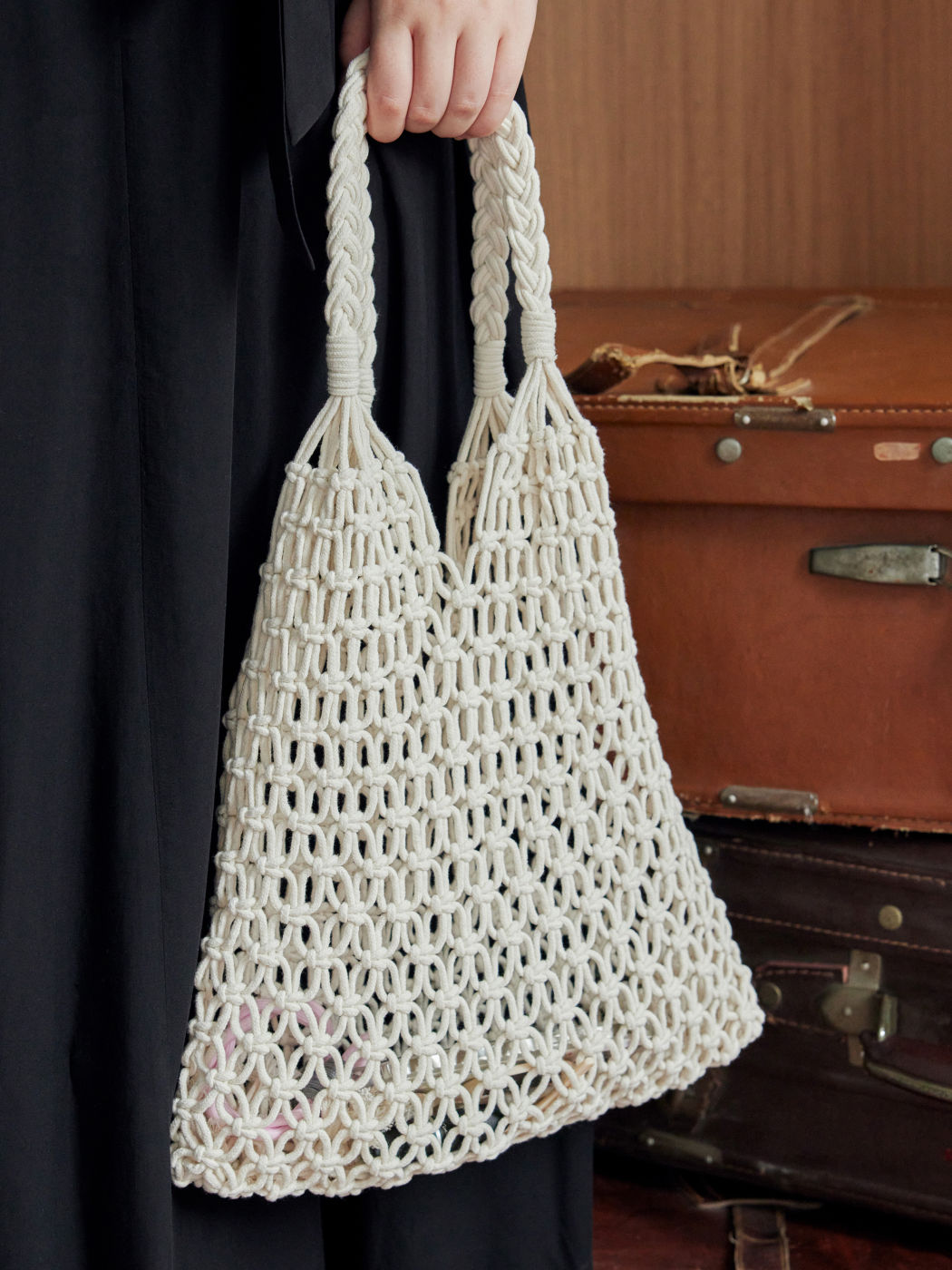 HOLLOW OUT CROCHET CLUTCH