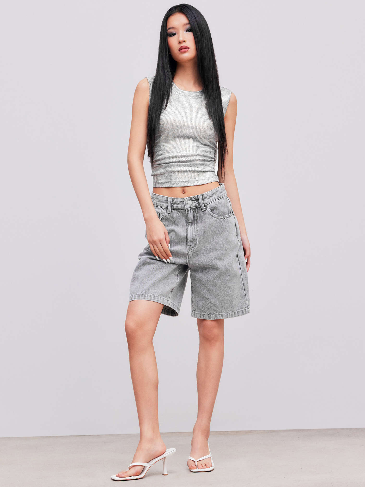 Cider Denim Mid Rise Solid Straight Leg Shorts