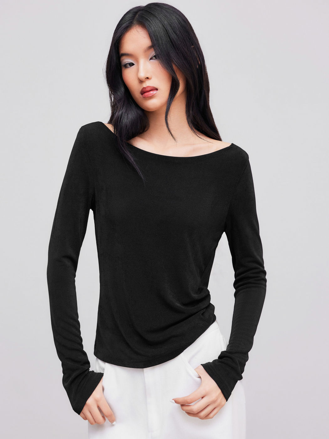Boat Neck Solid Backless Chain Long Sleeve Tee