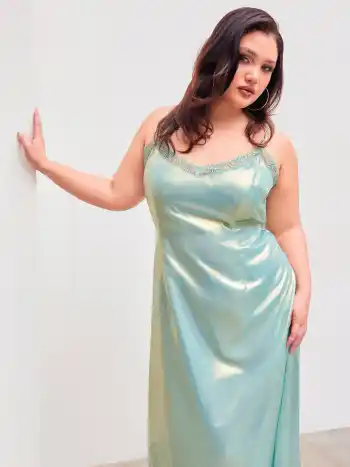 Gewebtes V-Ausschnitt Spitzenbesatz Maxikleid Kurve & Plus