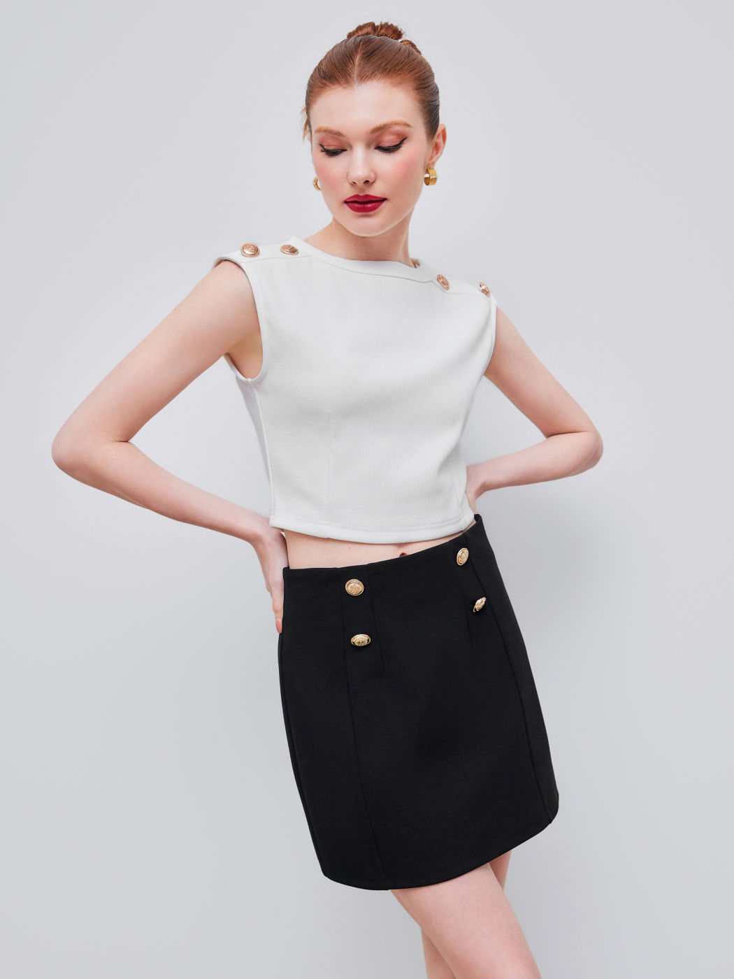 Round Neck Solid Metal Button Crop Tank Top