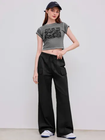 Cargo-Hose mit weitem Bein und geknoteten Taschen
