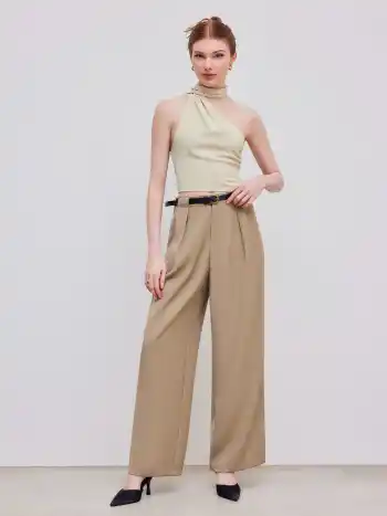 Asymmetrischer Ausschnitt Crop Top