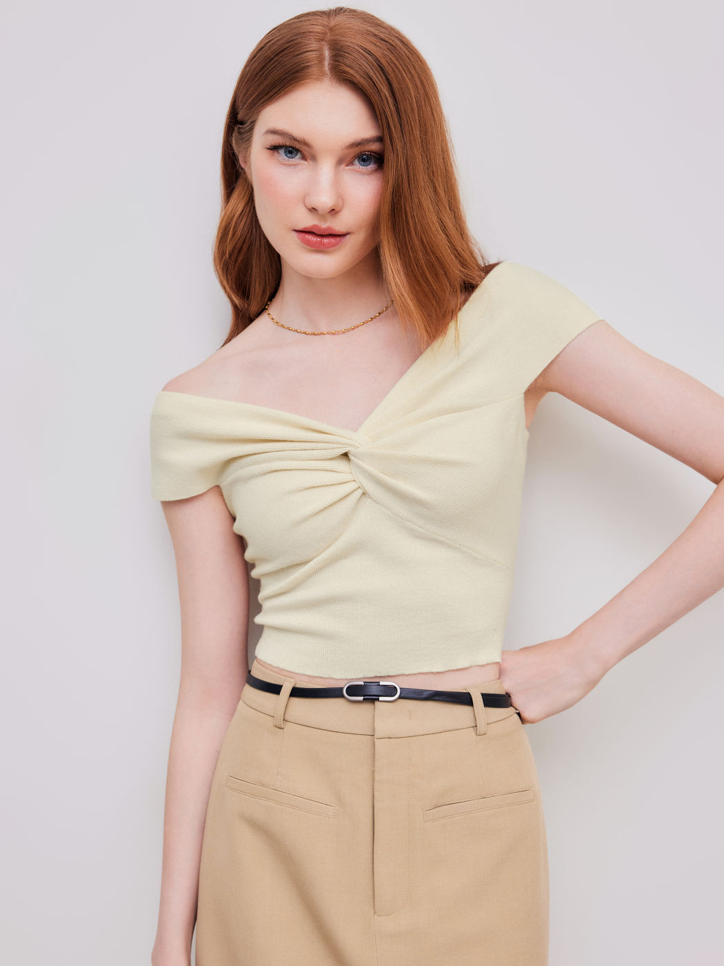Knit Off-shoulder Solid Twist Short Sleeve Crop Top