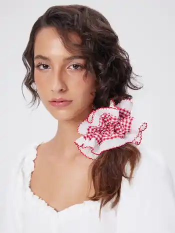 GINGHAM SCRUNCHIE