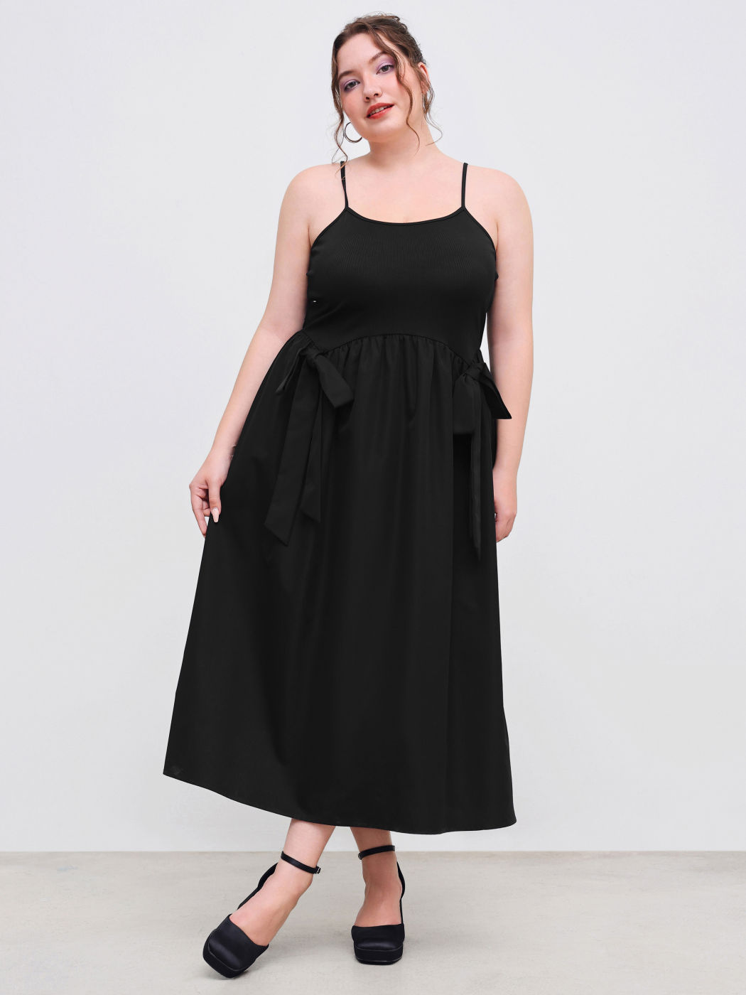Maxi abito con nodo a fiocco intrecciato Curve & Plus