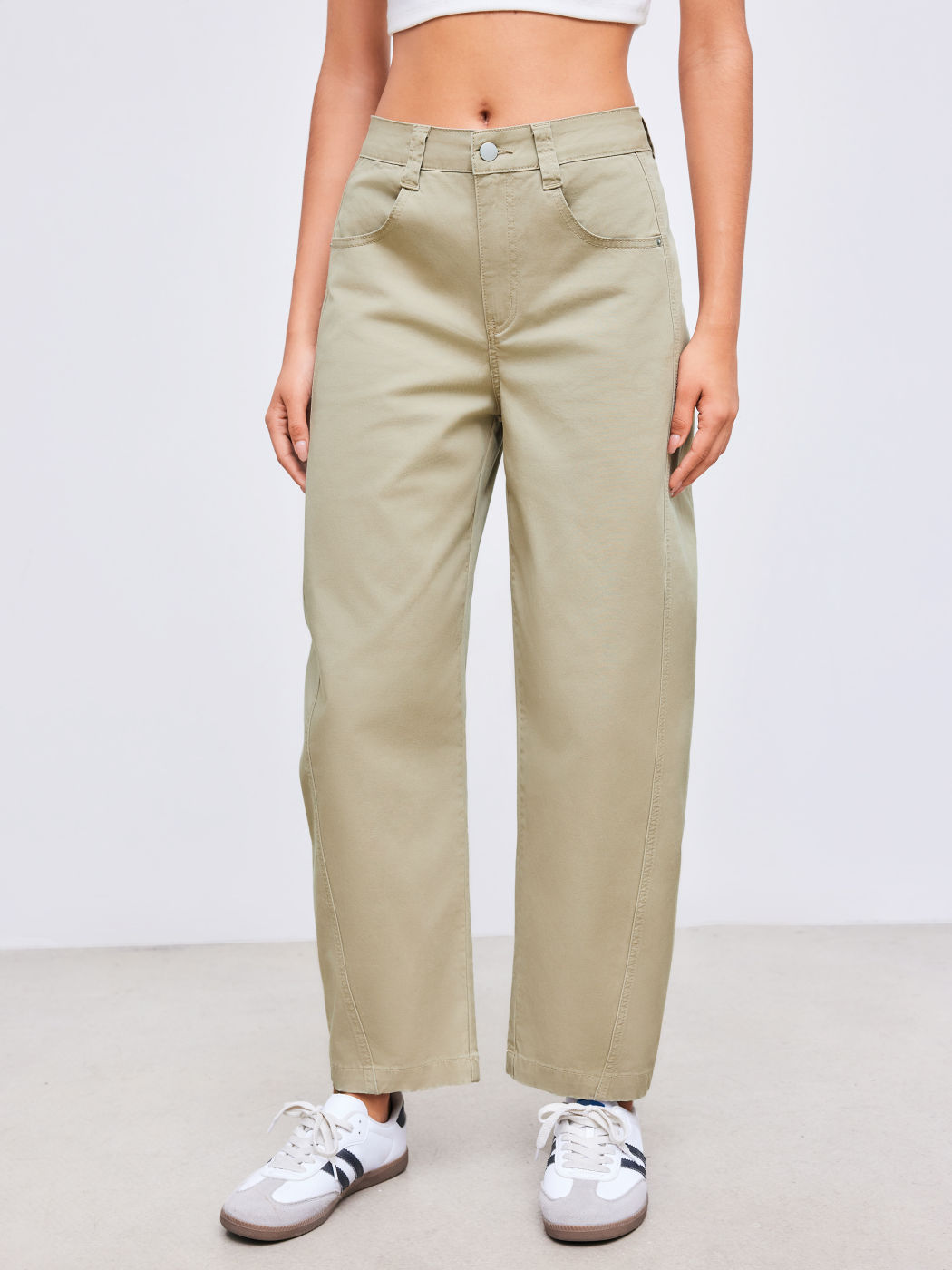Denim Mid Rise Solid Pocket Barrel-leg Jeans