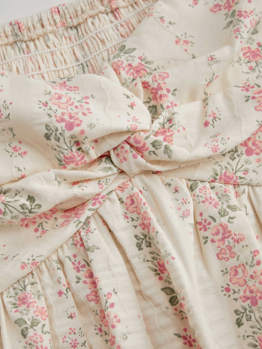 Bluse mit süßem Blumenmuster und Puffärmeln