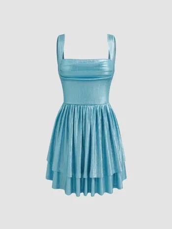 Metallisches Minikleid mit quadratischem Ausschnitt und Rüschenvolants