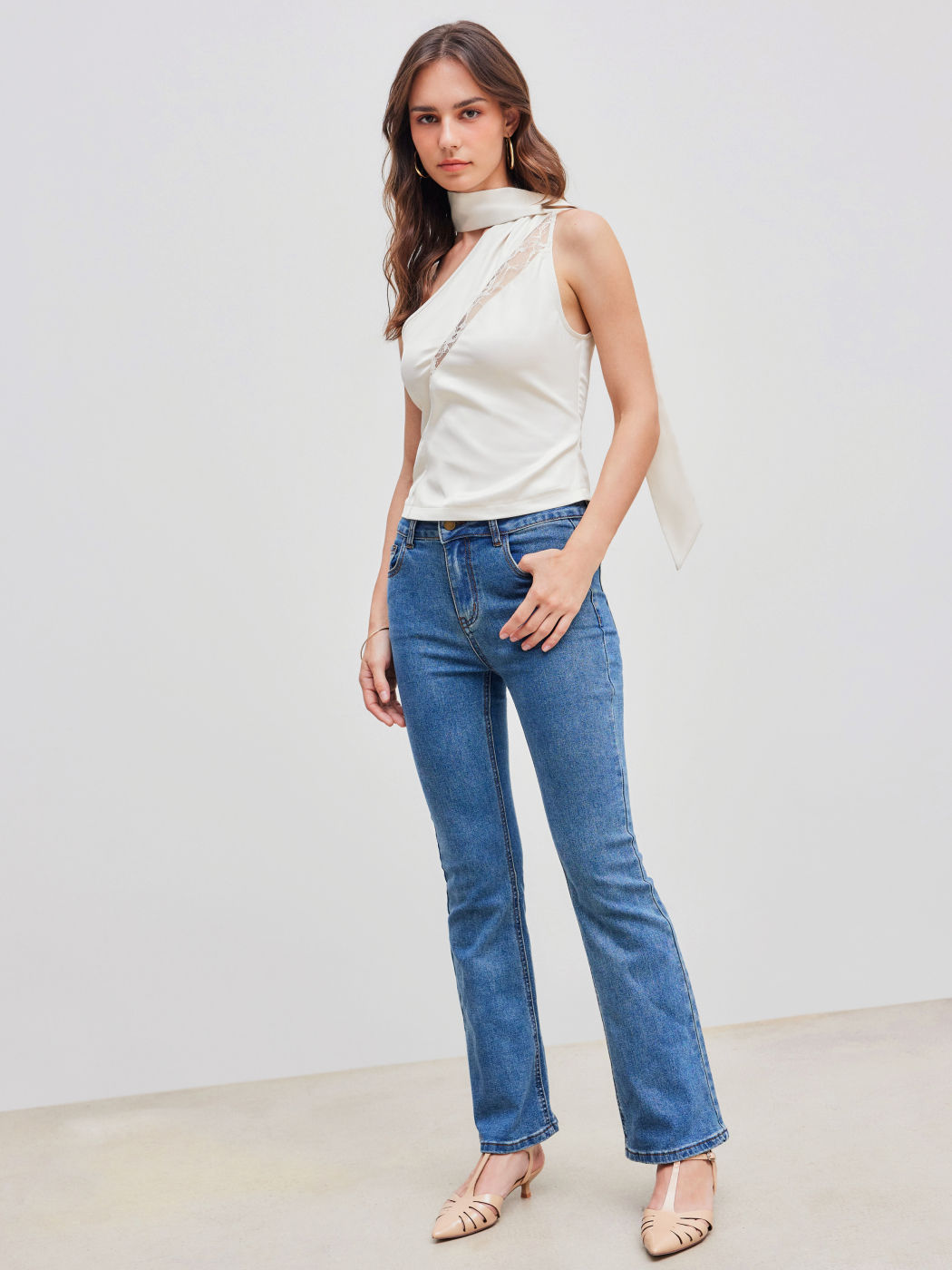 Satin Halter Asymmetrischer Ausschnitt Einfarbiges Spitzen Gerafftes Oberteil