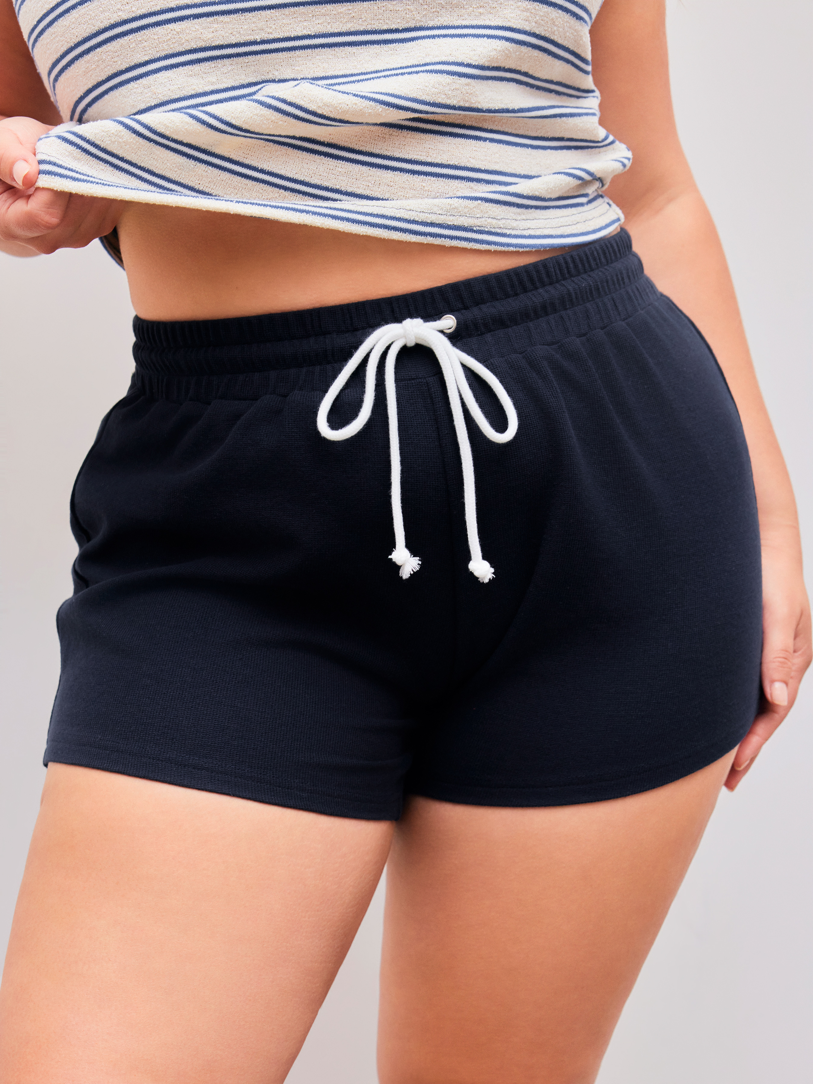 Knit Fabric Mid Rise Solid Knotted Shorts Curve & Plus For