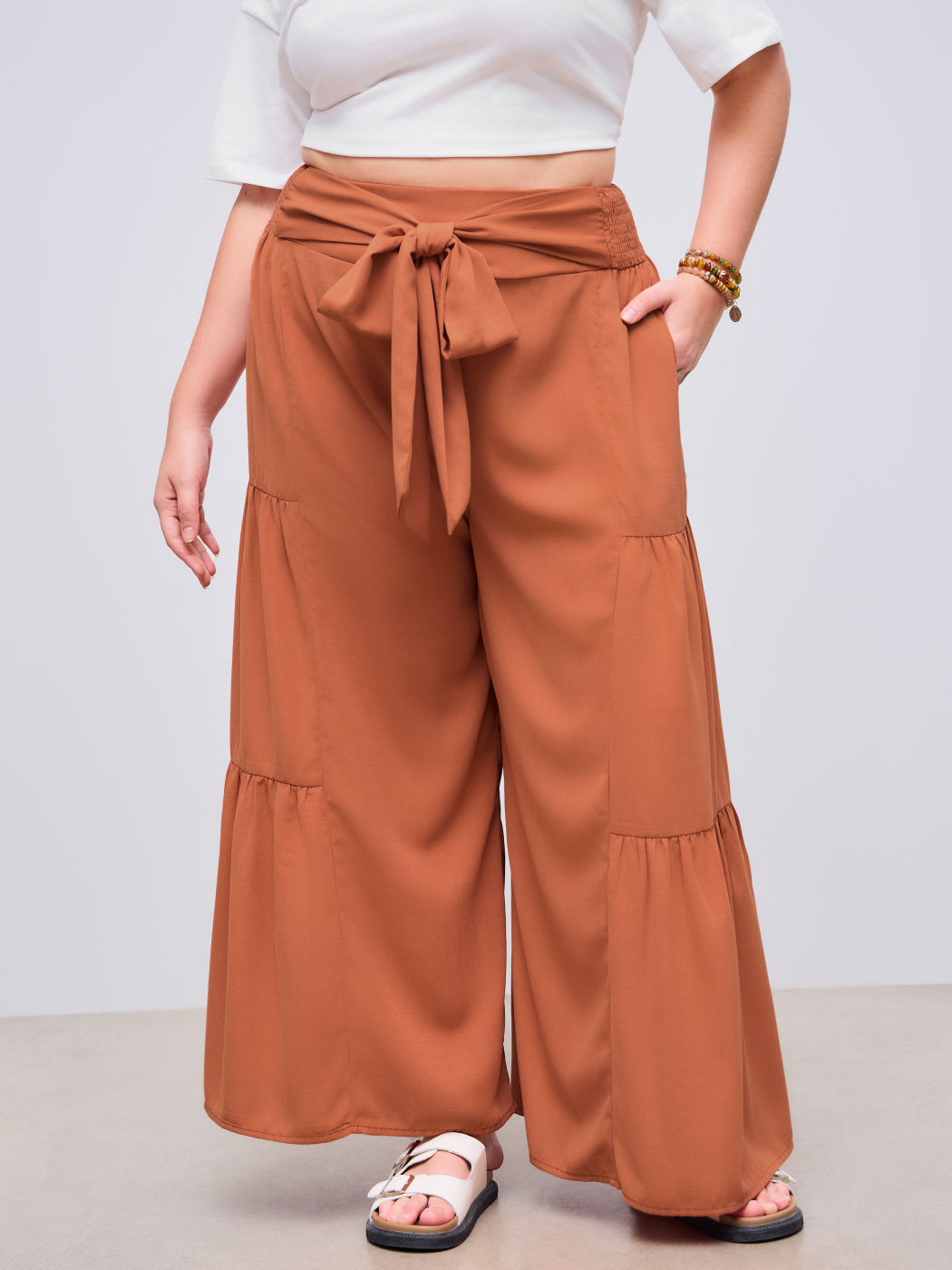 Woven Mid Rise Solid Pocket Knotted Ruffle Wide Leg Trousers Curve & Plus