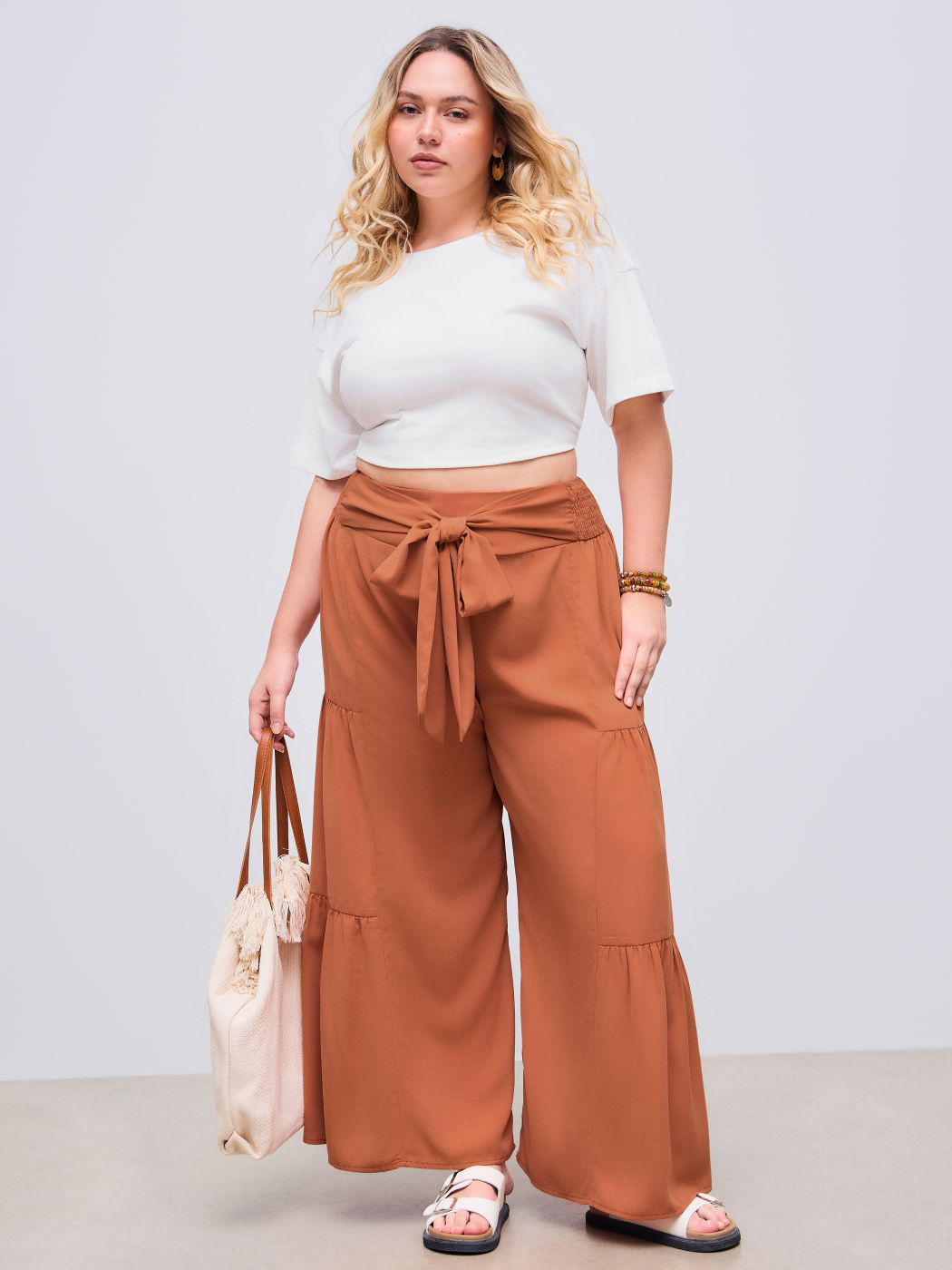 Woven Mid Rise Solid Pocket Knotted Ruffle Wide Leg Trousers Curve & Plus