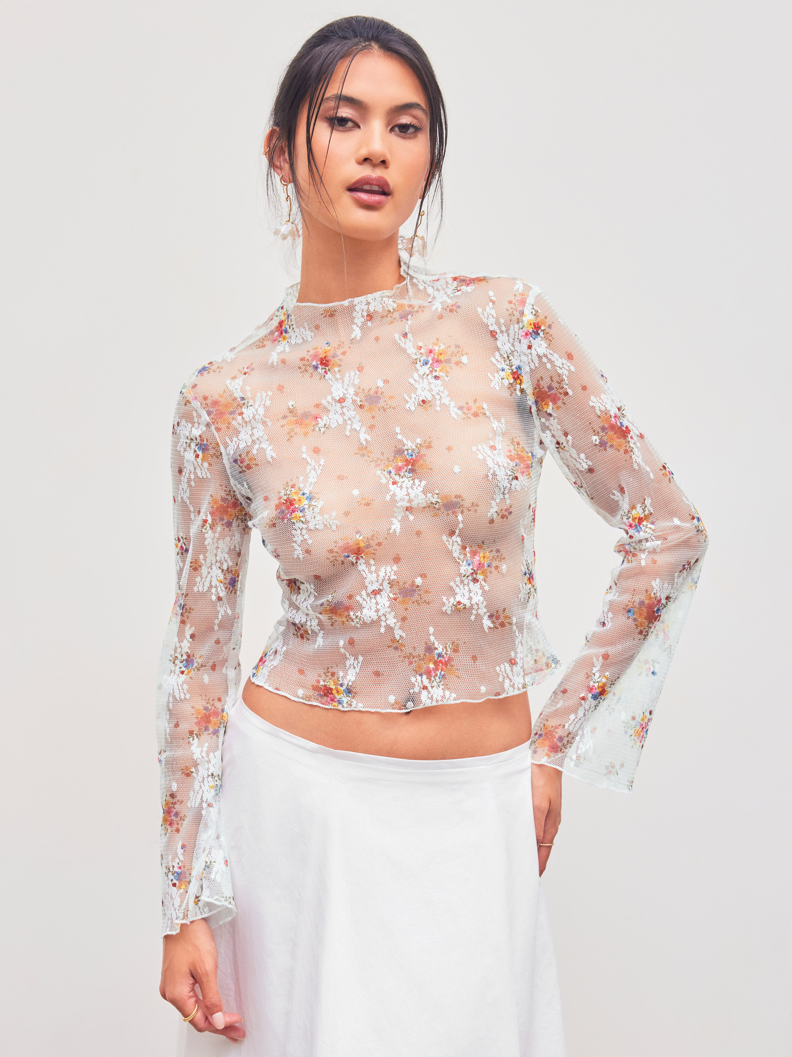 ★SOMEWHEREBUTTER★Lace pendant scoop top★送料・関税込★ STAY CONNECTED COLLARED RHINESTONE MESH CROP TOP – AKIRA