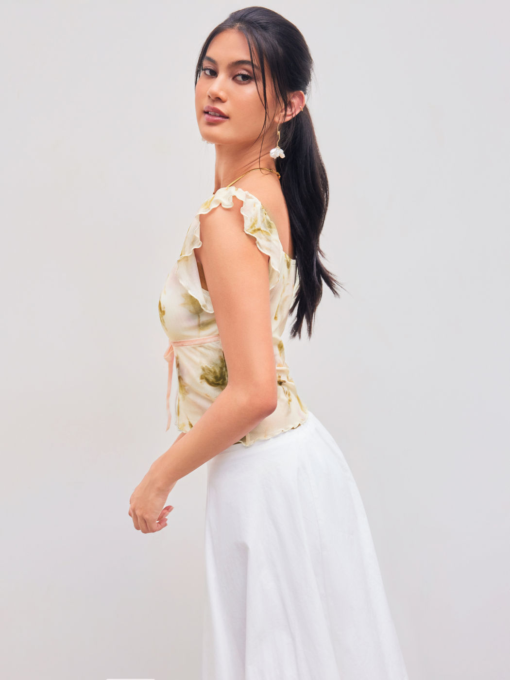  Scoop Neckline Floral Lettuce Trim Knotted Short Sleeve Top